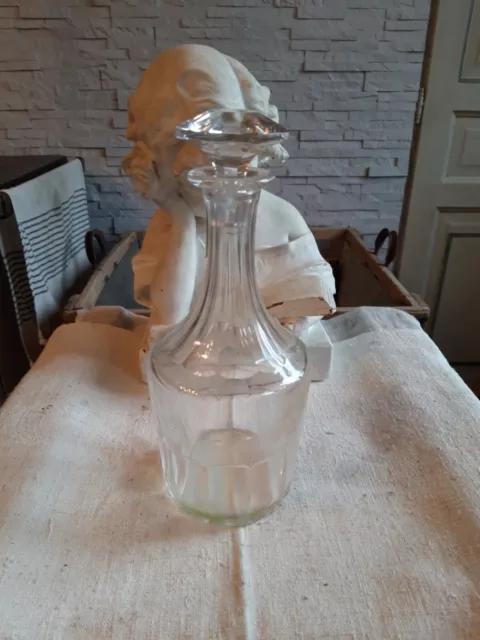 SAINT LOUIS  CARAFE EN CRISTAL TAILLÉ ESTAMPILLÉE modèle a identifier