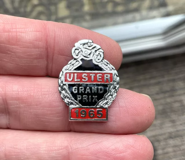 Vintage Ulster Grand Prix pin badge Motorcycle superbikes club 1965  UGP Davis