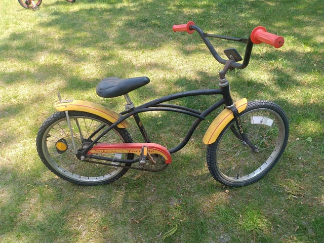 1980 Schwinn Tornado Stingray Boys 20" Muscle Bike 1980 Schwinn Tornado Stingray Boys 20" Muscle Bike