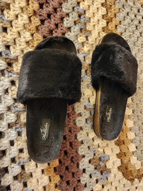 Hollister hotsell fur slides