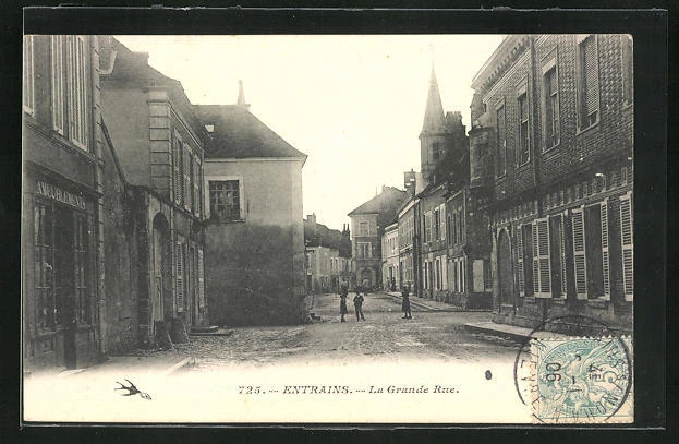 CPA Entrains, La Grande Rue, vue de la rue 1906