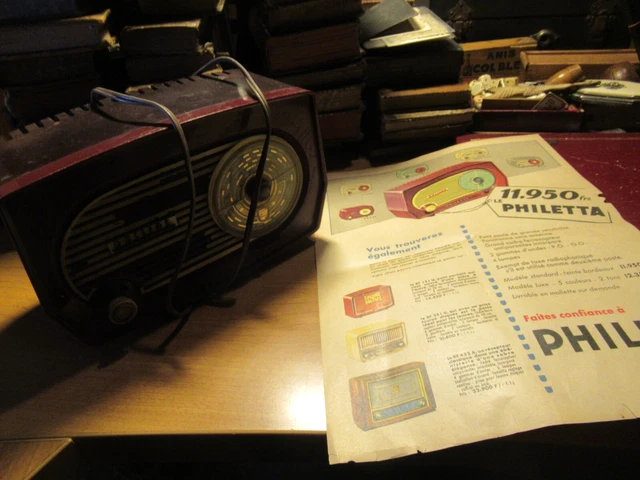 Ancien poste de Radio Philips Philetta avec Publicité de l'époque 117/123 V