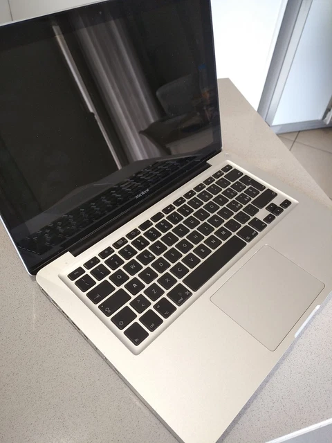 Apple MacBook Pro 13.3" (240GB Hdd, Intel Core i5 2a generazione, 2,3 GHz, 4GB)