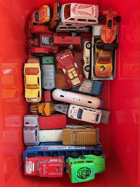 Gros Lot De 46 Voitures Miniatures Hot Wheels + 2 Majorette Vintage + Caisse