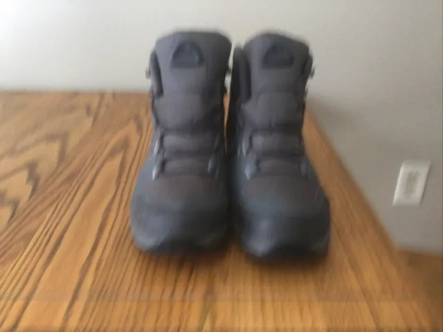 new balance hiking boots mens