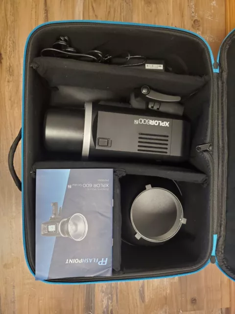 Flashpoint XPLOR 600 R2 manual HHS Battery-powered All-in-One Outdoor Flash