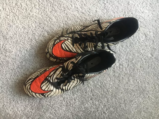 Nike deals hypervenom zebra