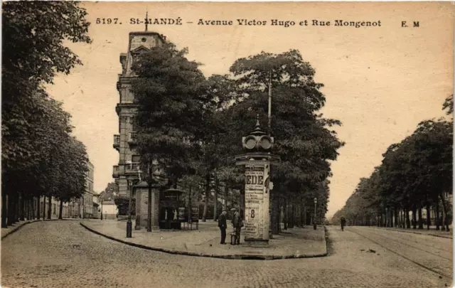 CPA AK St-MANDÉ Avenue Victor-Hugo et Rue Mongenot (672450)