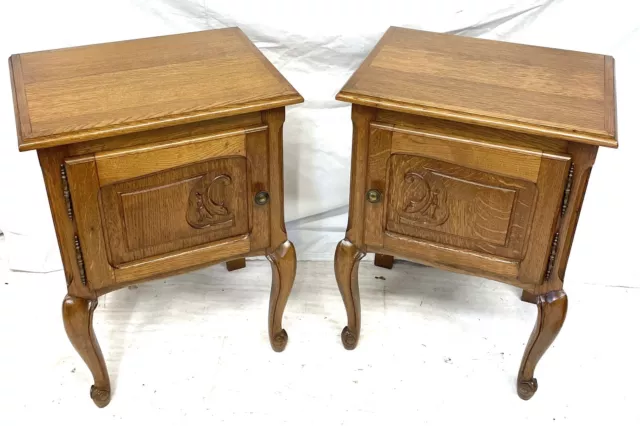 Pair of French Light Oak Bedsides / Bedside Cabinets / Bedside Tables