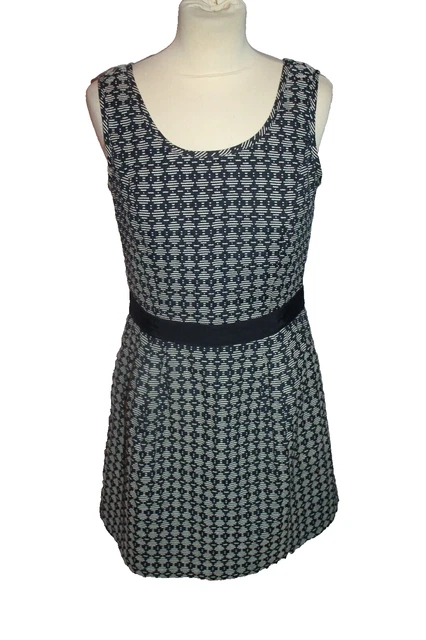 Robe Courte Femme Camaïeu – Taille 40 – Noir à Motifs Géométriques – Manches Courtes, Fermeture éclair – Occasion Parfait état