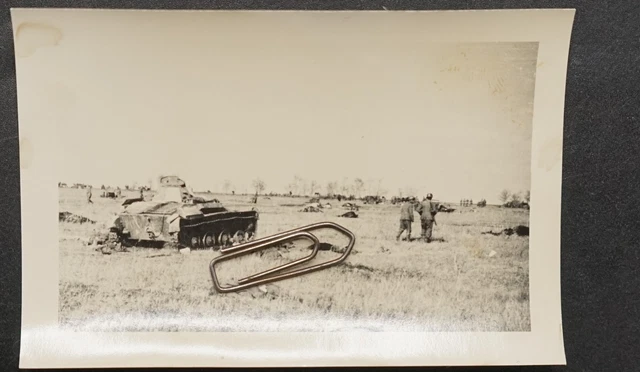 S FOTO WK2 Rommel Einheit Schlachtfeld Schützenpanzer Trümmer Beute ...