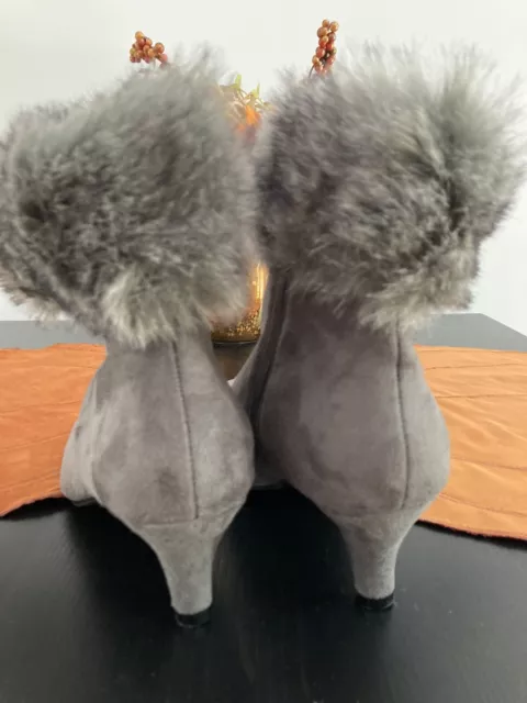 Impo Sexy Vintage Womens Grey Neemie Heel Booties Faux Fur sz 8 EUC Holiday 3