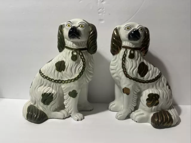 Staffordshire ANTIQUE 3 WHITE GREEN KING CHARLES SPANIEL DOGS FIGURINES 9”
