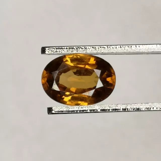 Zircon Orange naturel de Tanzanie - VS - Ovale 1.03 Carat - 6.7 x 4.7 x 2.8 mm
