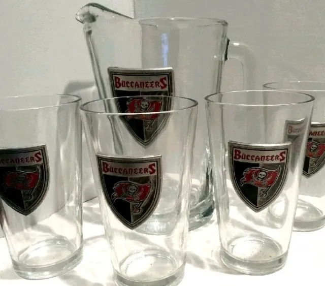 Tampa Bay Buccaneers Glass Beer Pitcher & 4 Beer Glasses Set w/Pewter Logos