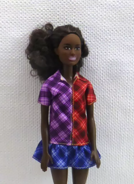 Barbie , Fashionista, dunkle Haut, schwarze Haare, neuwertig, Mattel, Sammlung