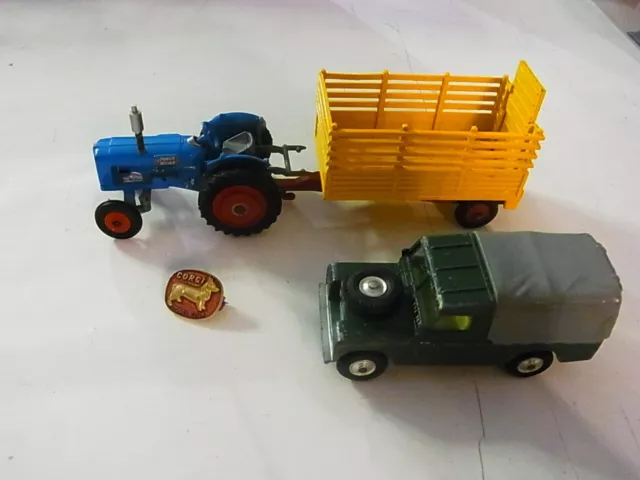 Konvolut Corgi Toys: Landrover und Fordson Traktor Power Major