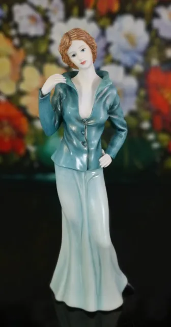 Regal Collection Figurine P001 ''Nicola''