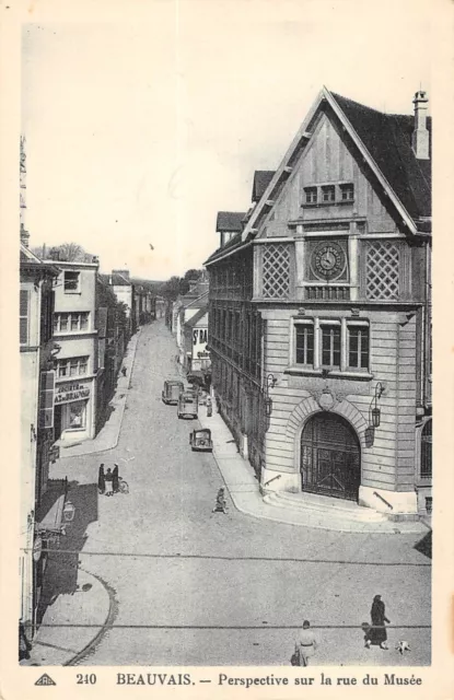 Cpa 60 Beauvais Perspective De La Rue Du Musee
