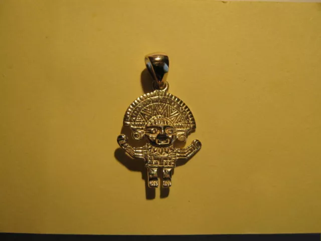 Tumi Peruvian Amulet pendant made Yellow Gold 18 K- artisan product