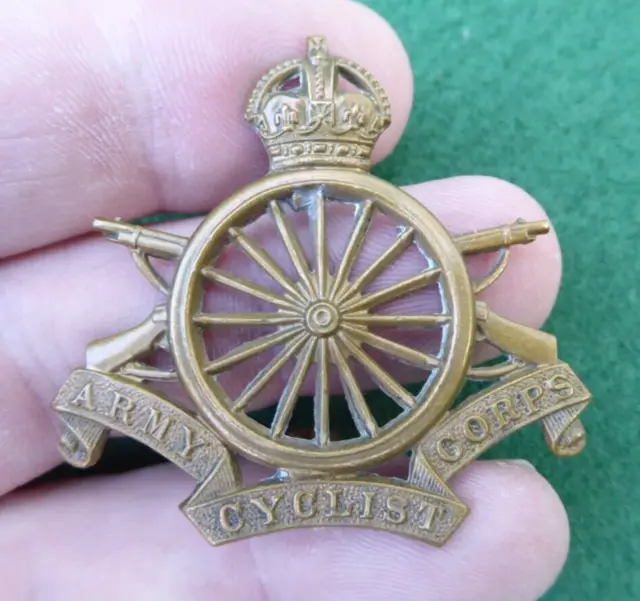 Ww1  British The Army Cyclist Corps Hat Cap Badge