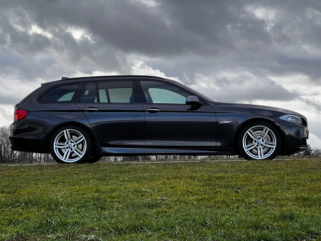 BMW M550d xDrive Touring F11 Nappa Surround Allrad HUD EURO6 DAB App SLI Navi pr