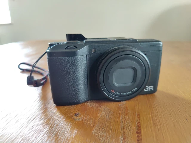 Ricoh GR II Compact Digital Camera 16.2MP APS-C - excellent condition