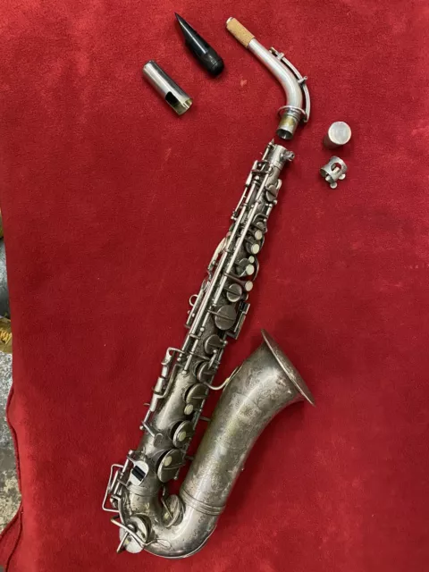 saxophone de colection Rene Guenot À.Douchet À Restaurer