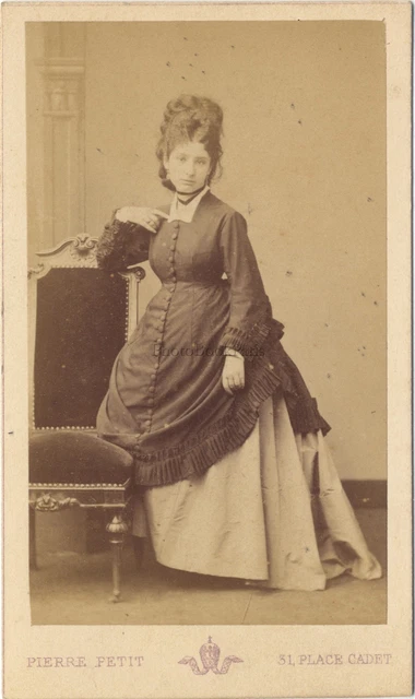 Pierre Petit Paris Une belle femme Robe Mode France Photo Cdv Vintage albumine