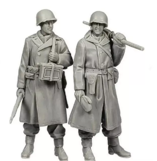 1/35 Resin Figure Model Kit Two US Soldiers Infantrymen WW2 War Army Unpainted