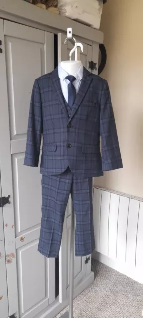 NEXT Boys Navy Blue Check Look Sharp 5 Piece Suit. (Age 4 Yrs).