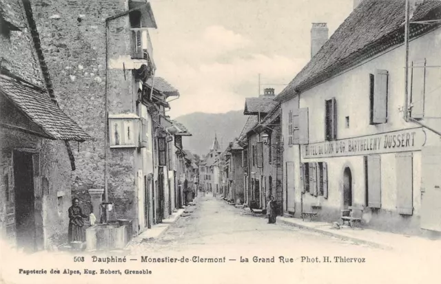 Cpa 38 Monestier De Clermont La Grand Rue