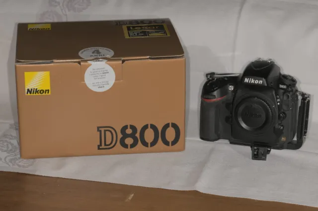 Nikon D800 solo corpo più accessori (body only plus accessories)