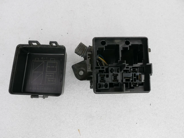 2007 - 2017 Lexus Ls460  Ls460L - Engine Fuse Relay Junction Box Upper Cover Oem