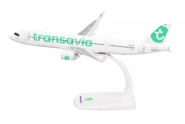 PPC Transavia Airlines Airbus A321neo PH-YHZ Desk Top Model 1/200 AV Airplane