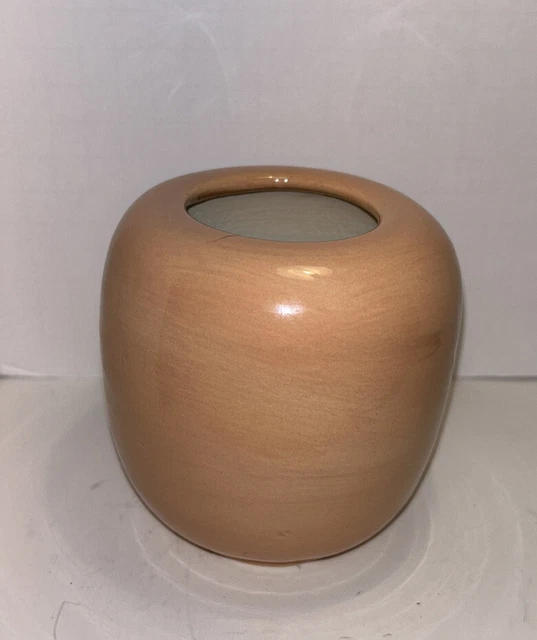 Vtg Studio Art Pottery 4.25” Tx3.25” W. Urn Style Peach Colored Vase. Signed.