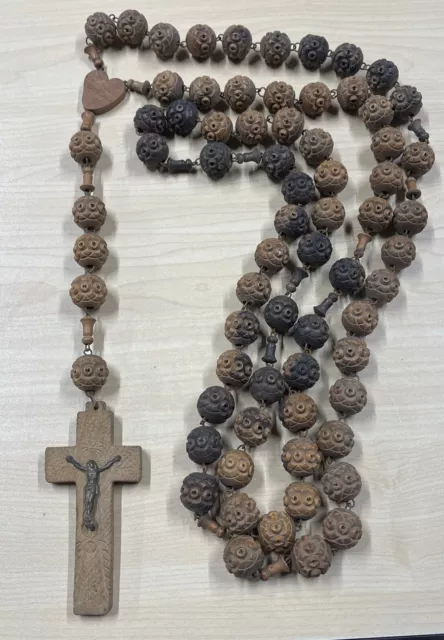 Ancien grand chapelet  avec grosses perles en bois sculpté Et Sa Croix