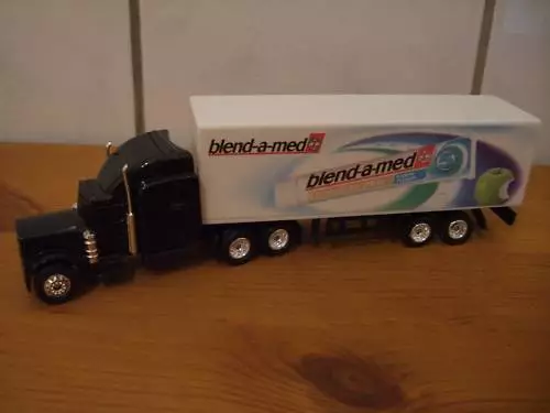 Werbetruck Blend-a-med