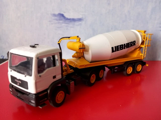 1:50 Scale Workshop Garage Model Hall For Trucks & Construction Machinery No. 1
