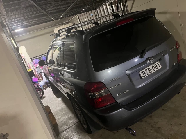 2004 Toyota Kluger