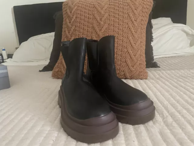 Urban Outfitters UO (Betty) Treaded Chelsea Boot Black Brown Sz 9 Women's New