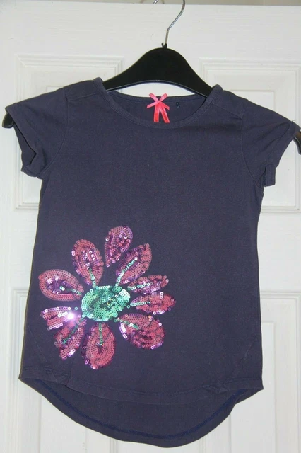 Next age 5 Girls Bundle (7 items - tops, t'shirts, shorts)