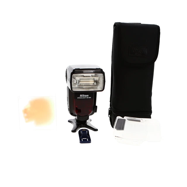 Nikon SB-900 i-TTL Speedlight Flash [GN131] {Bounce, Swivel, Zoom}