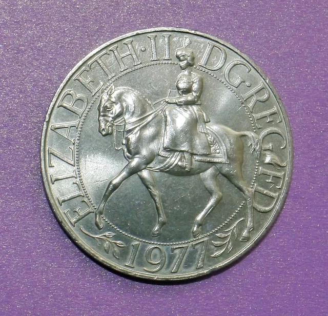 (RARE) 1977 QUEEN Elizabeth II Silver Jubilee Commemorative Crown Coin