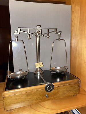 bilancia di precisione antica