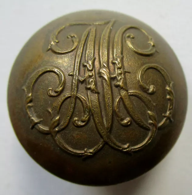 Bouton de livrée bombé en métal doré avec un monogramme à définir, de 28 mm