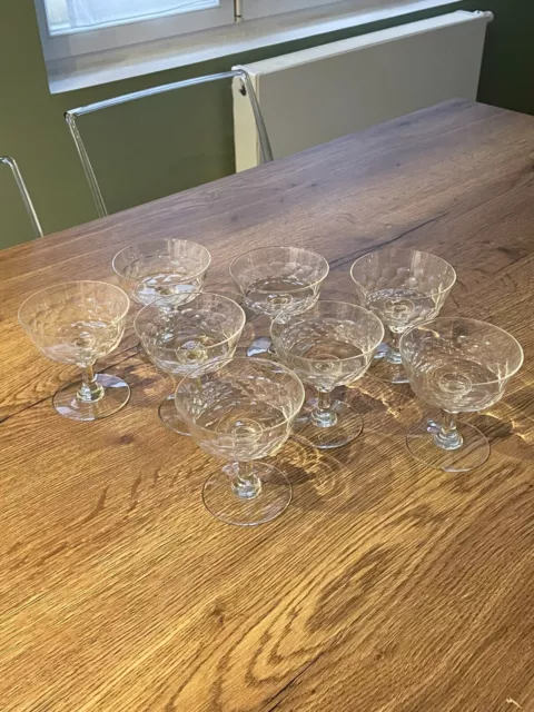 lot 8 anciennes coupes champagne glace en cristal de Baccarat taille écaille