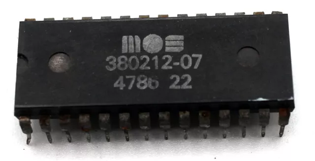 MOS 380212-07 4786 22 CHIP From 1985 Commodore PC10-II Computer Motherboard