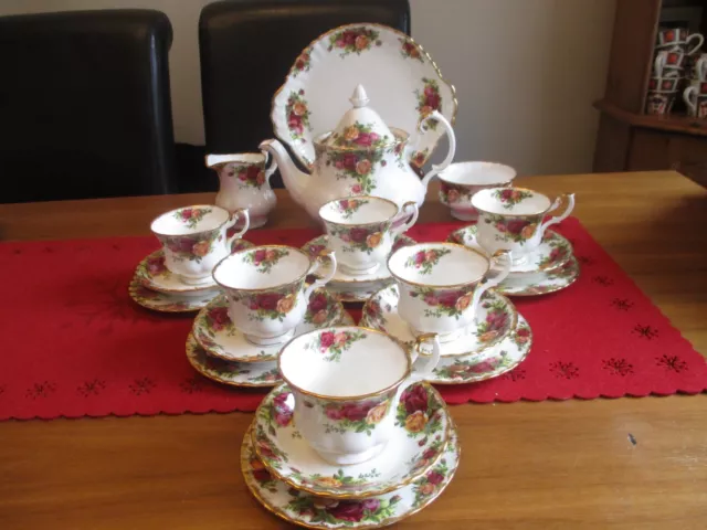 Royal Albert Old Counrty Roses 22 Piece Tea Set