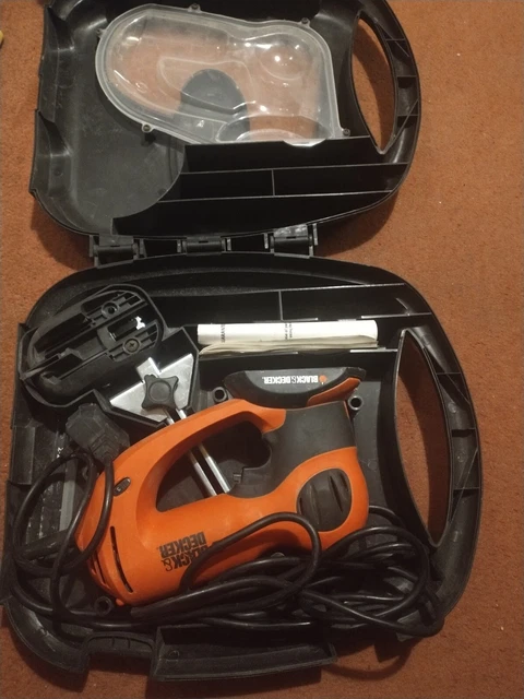 Sierra de zumbido eléctrica con cable Black & Decker KS990E 250W